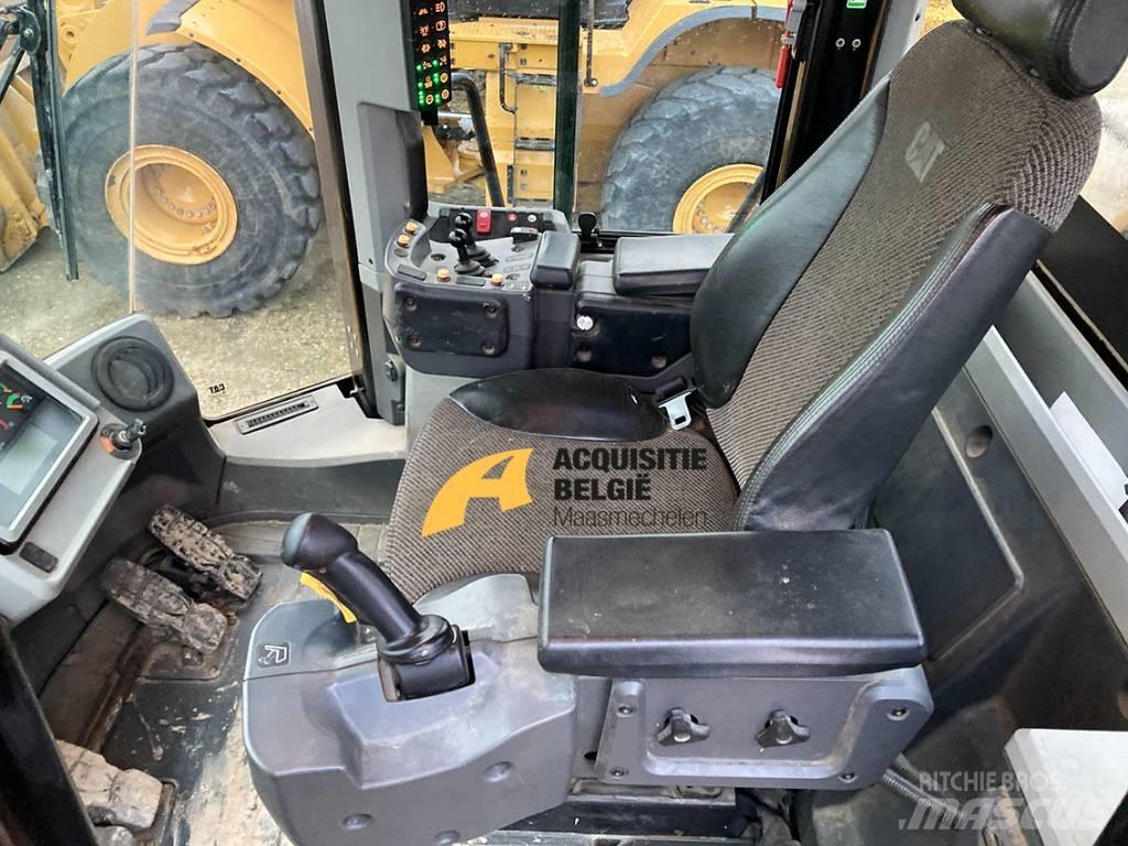 CAT 972 M لوادر بعجل