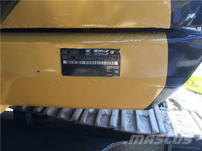 CAT 320 C L حفارات زحافة