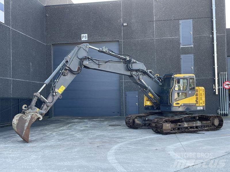 Volvo ECR 235 DL حفارات زحافة