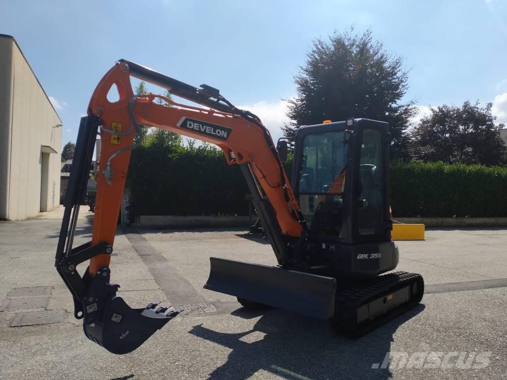 Develon DX 35 Z-7 حفارات صغيرة أقل من 7 طن (حفارات صغيرة)