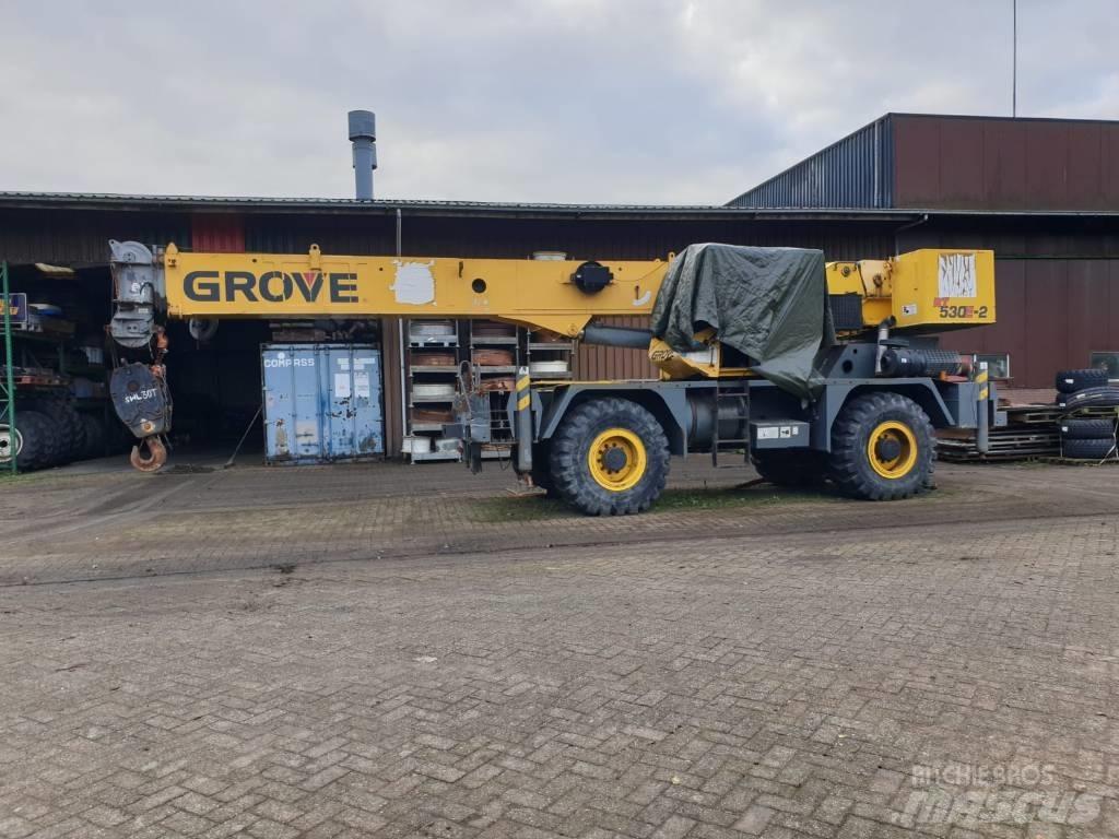 Grove RT 530 E-2 رافعات الطرق الوعرة