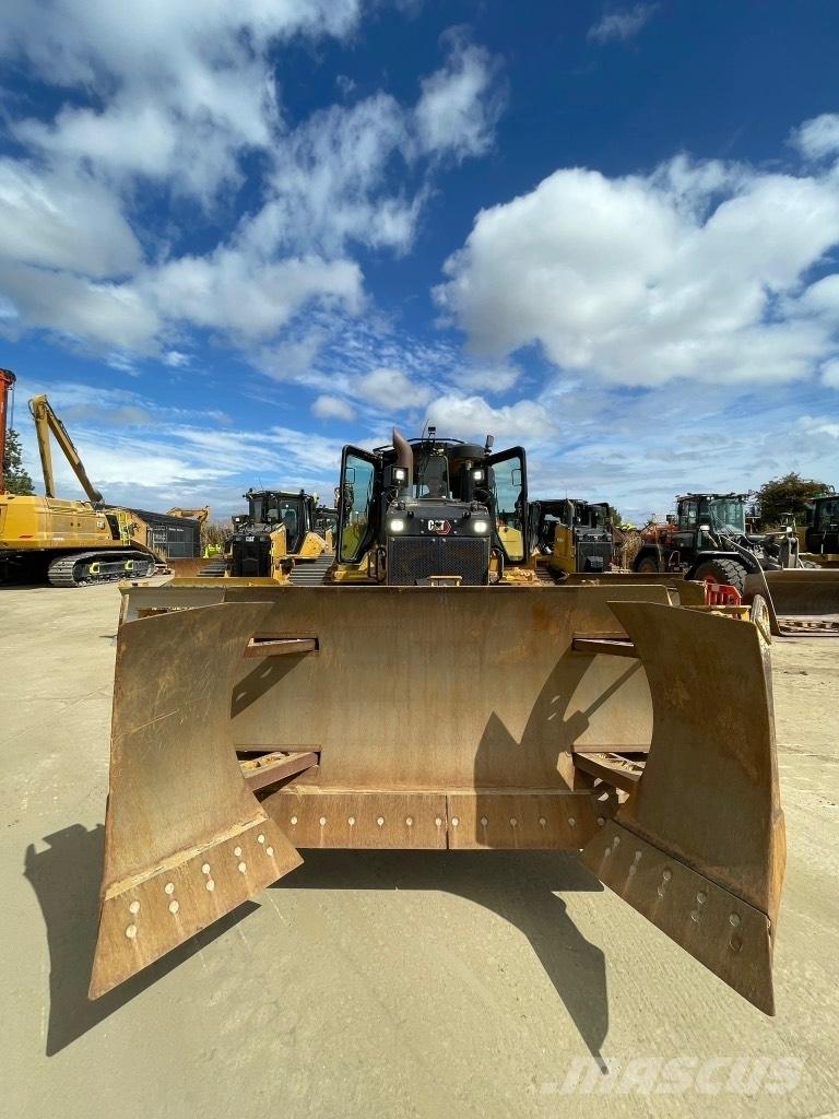 CAT D 6 LGP بلدوزرات مجنزرة