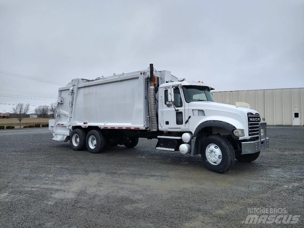 Mack GRANITE GU713 شاحنات المخلفات