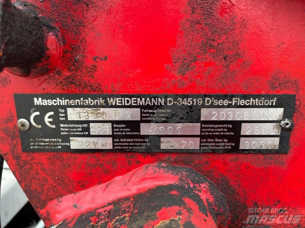 Weidemann 1350CX45 لوادر انزلاقية التوجيه