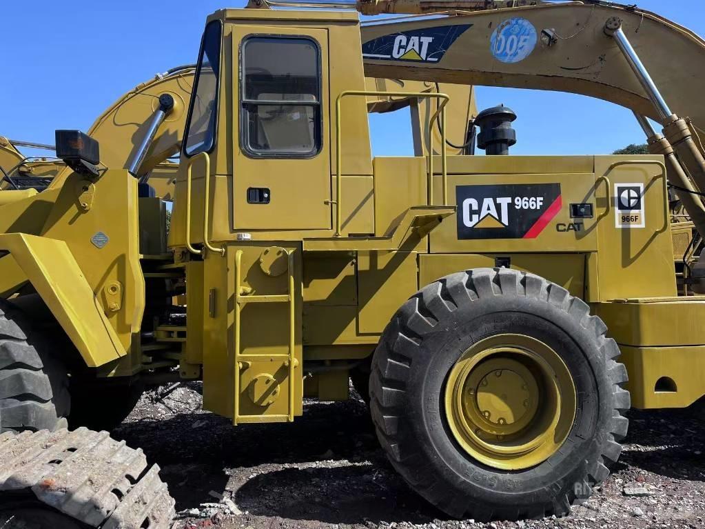 CAT 966F لوادر بعجل