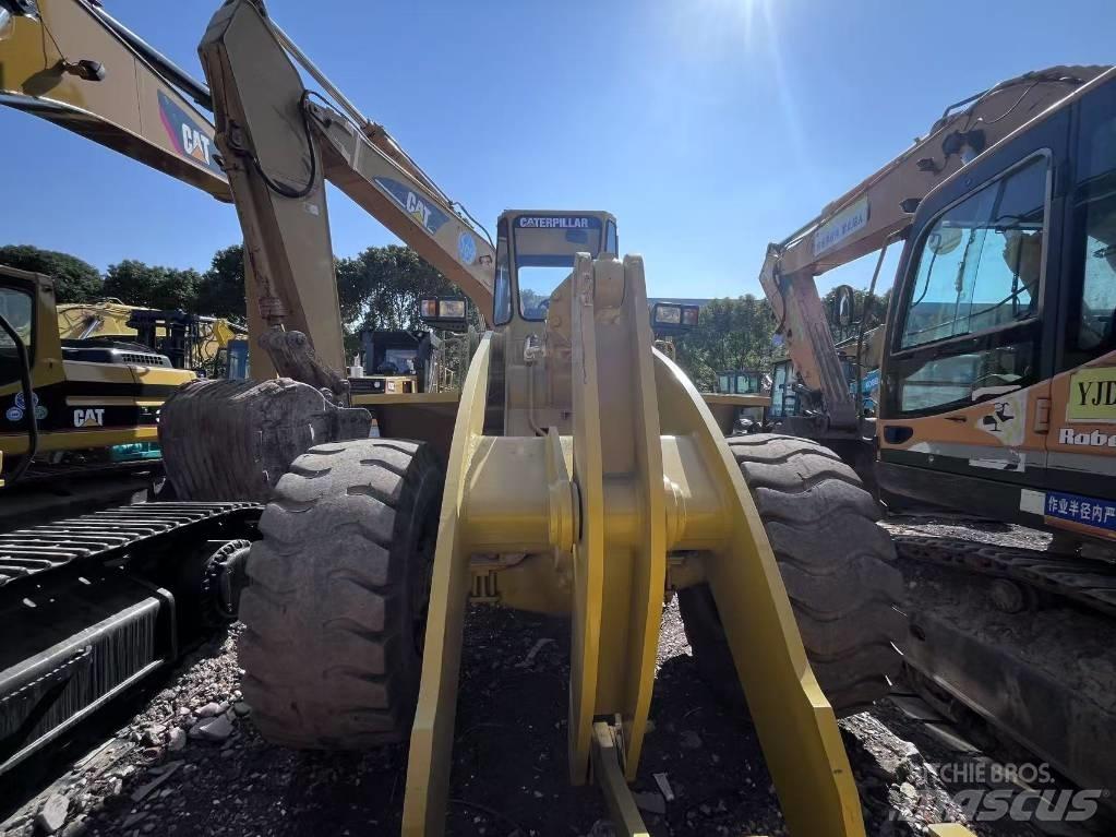 CAT 966F لوادر بعجل
