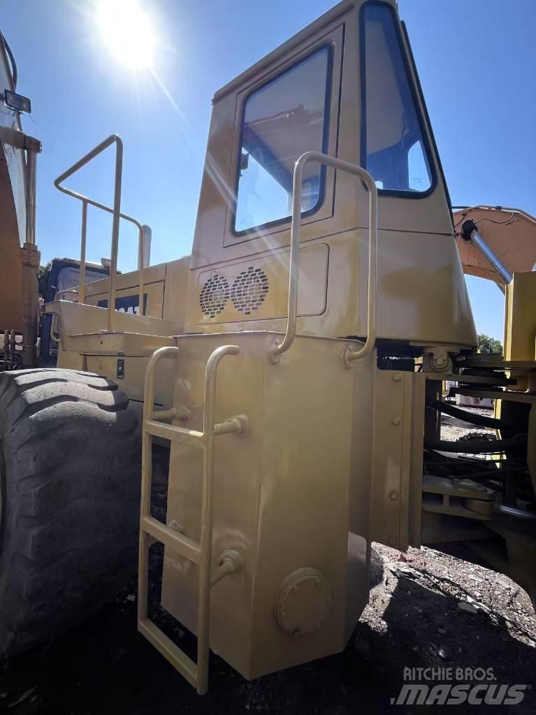 CAT 966F لوادر بعجل