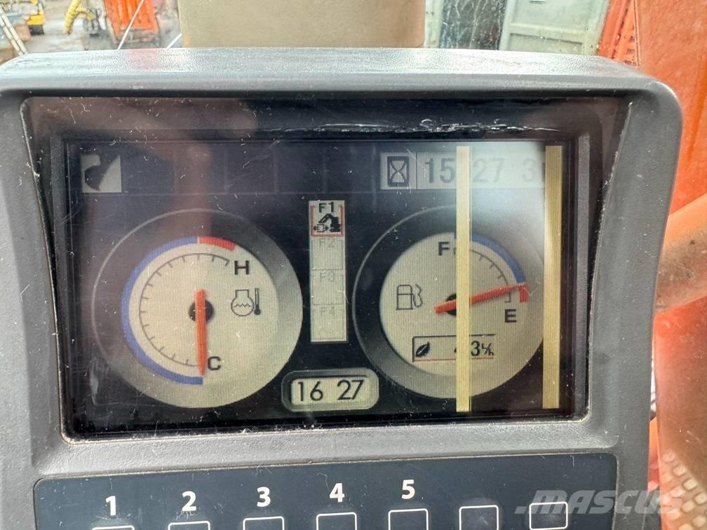 Hitachi ZX 280 LC-3 حفارات زحافة