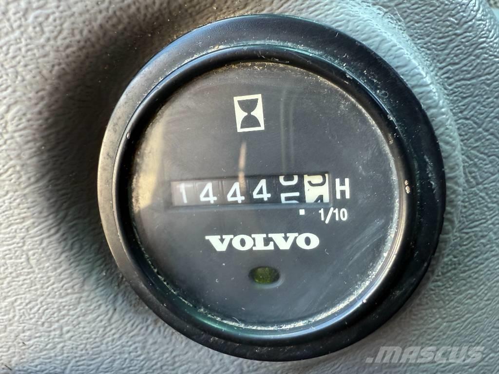 Volvo EW 160 C حفارات بعجل