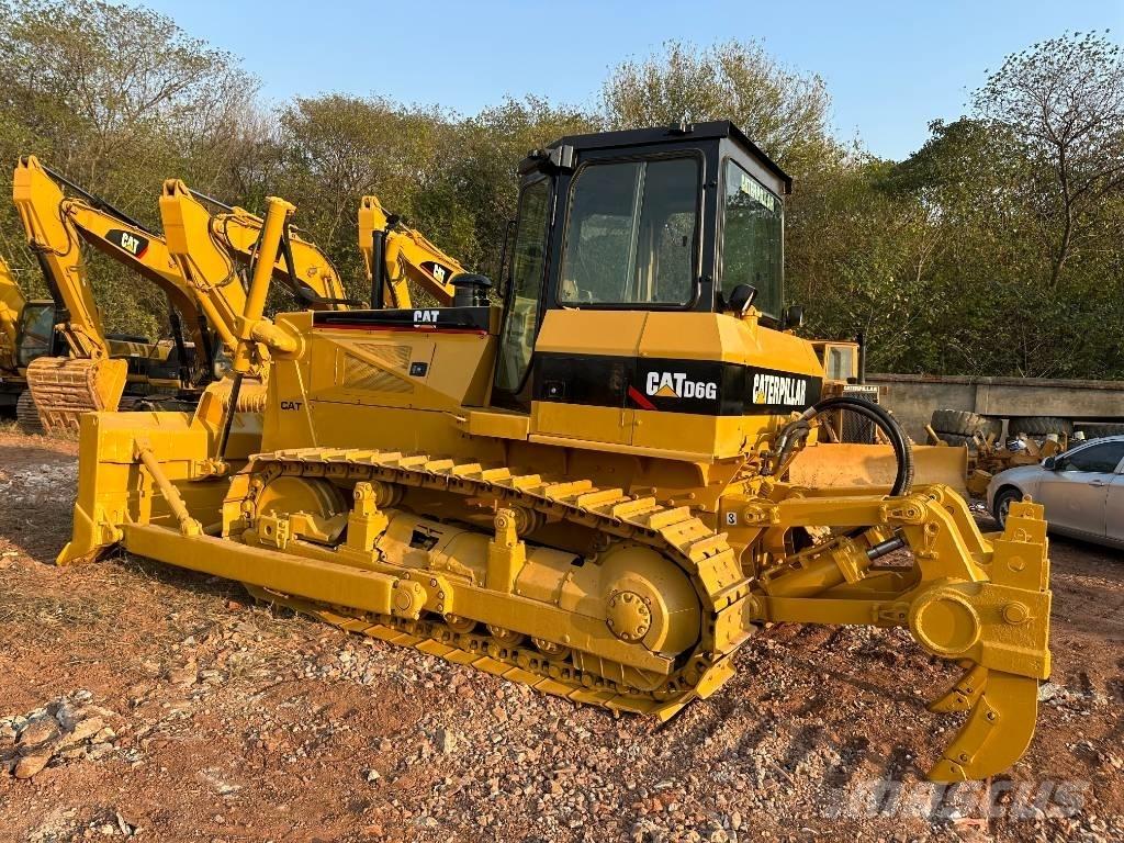 CAT D 6 G بلدوزرات مجنزرة