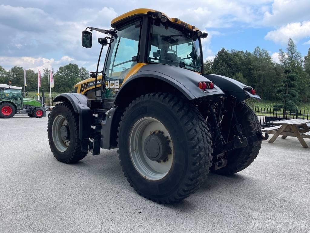 JCB Fastrac 8250 الجرارات