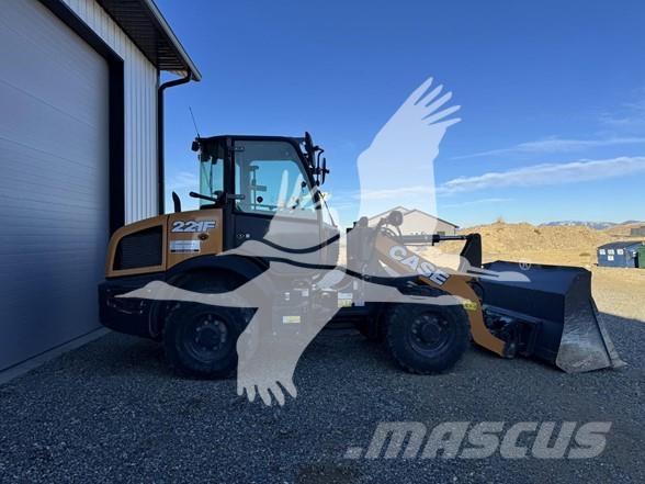 CASE 221F لوادر بعجل