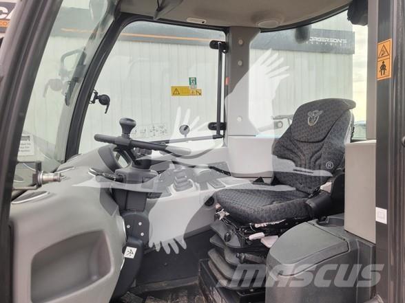 CASE 221F لوادر بعجل