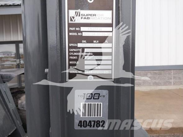 CASE 586H شاحنات الطرق الوعرة