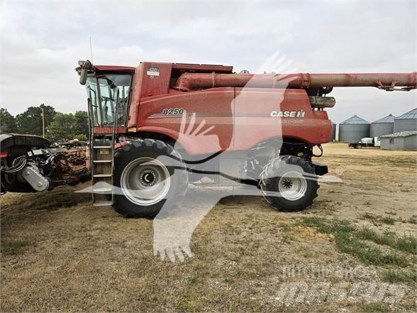 Case IH 8250 حصادات