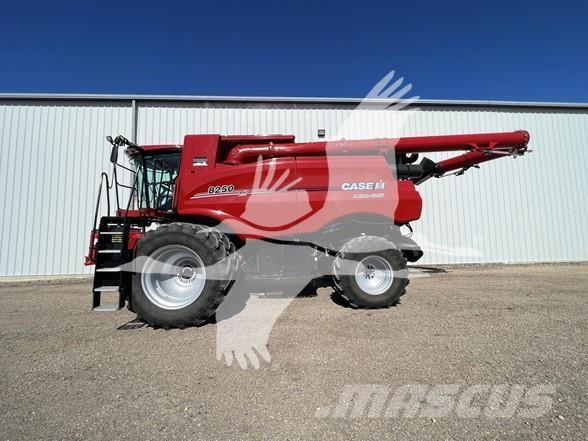 Case IH 8250 حصادات