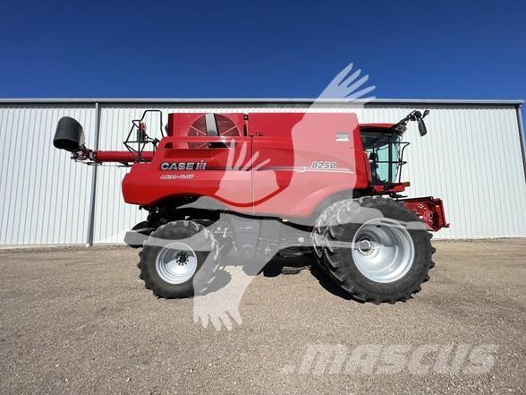 Case IH 8250 حصادات