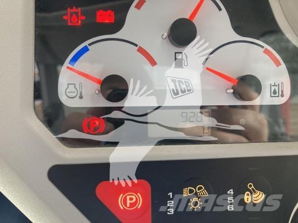 JCB 3TS-8T لوادر انزلاقية التوجيه