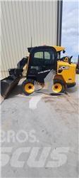 JCB 3TS-8W لوادر انزلاقية التوجيه