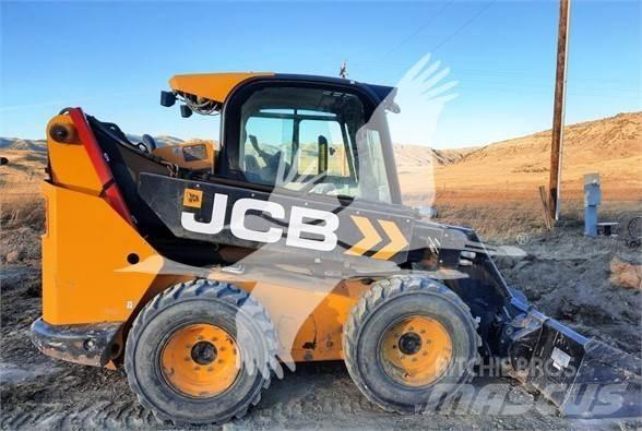 JCB 3TS-8W لوادر انزلاقية التوجيه