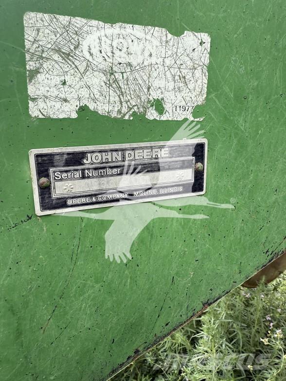 John Deere 630 زحافات ساحقة