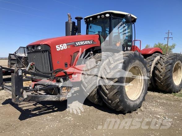 Versatile 550 الجرارات