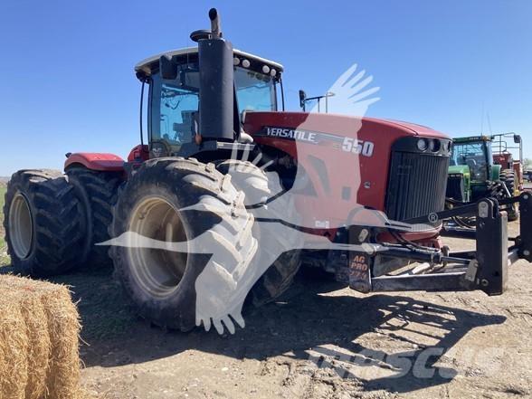 Versatile 550 الجرارات