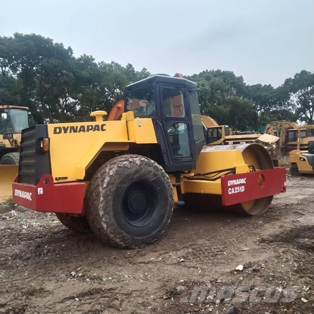 Dynapac CA 251 D مداحل أحادية الأسطوانة