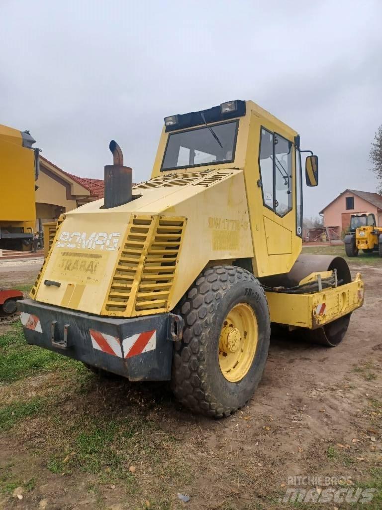 Bomag BW 177 D-3 مداحل أحادية الأسطوانة
