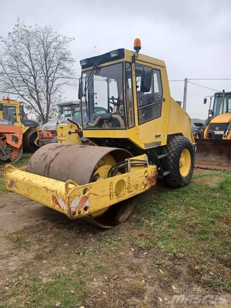 Bomag BW 177 D-3 مداحل أحادية الأسطوانة