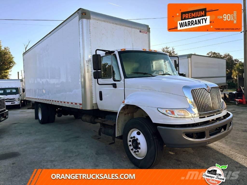 International 4300 شاحنات ذات هيكل صندوقي