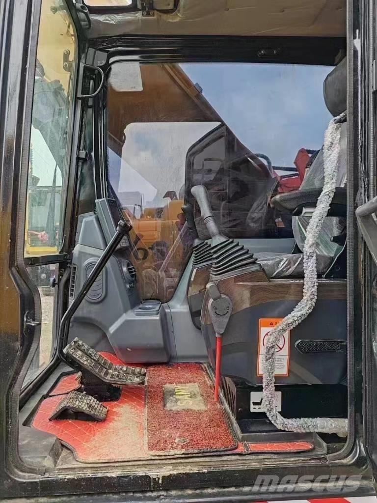 Sany SY215C حفارات زحافة