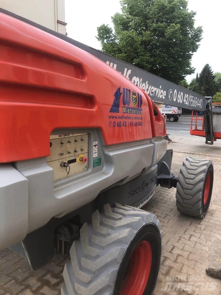 SkyJack SJ 66 T رافعات سلة مفصلية