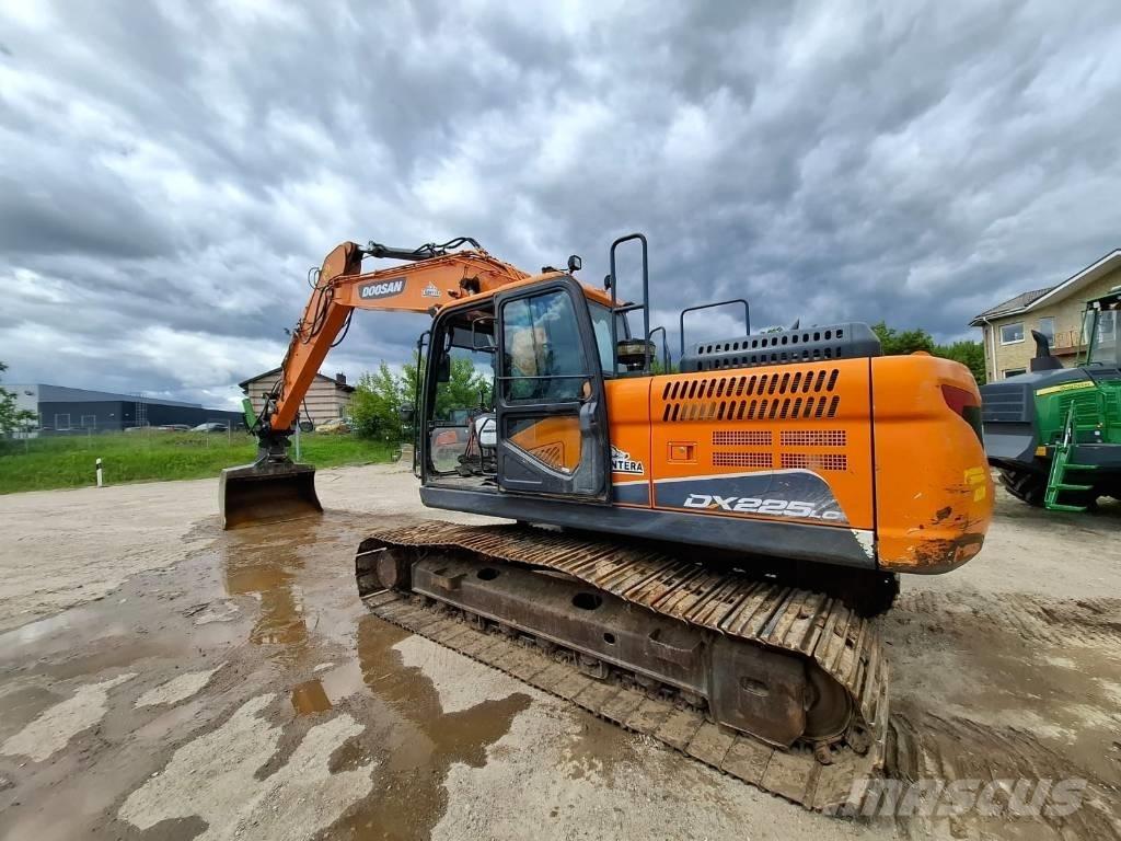 Doosan DX 225 LC-5 حفارات زحافة