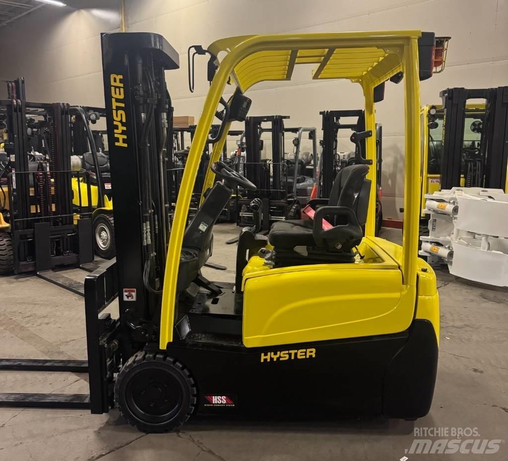 Hyster J 35 XNT شاحنات ذات رافعات شوكية تعمل بالكهرباء