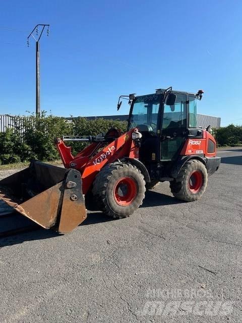Kubota R 082 لوادر بعجل