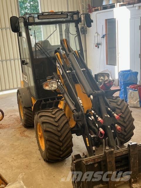 JCB 403 لوادر صغيرة