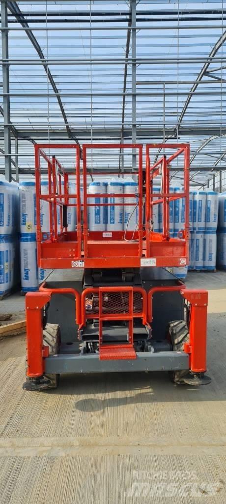 SkyJack SJ 6832 RT رافعات مقصية الشكل