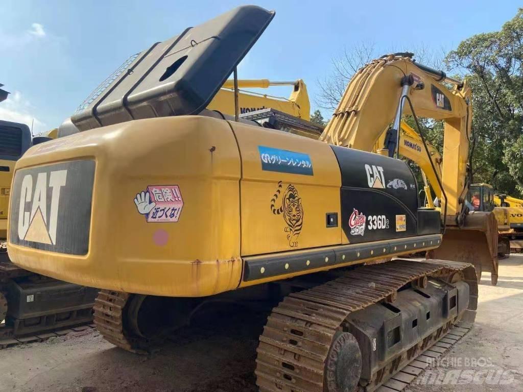 CAT 336 D حفارات زحافة