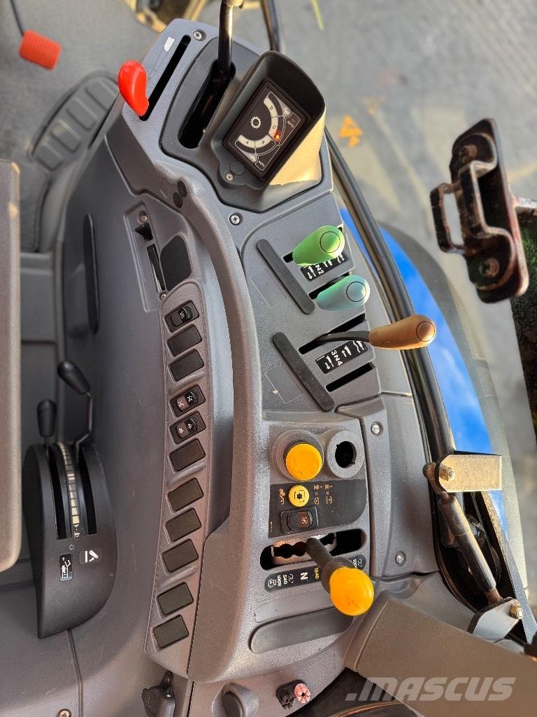 New Holland T 6030 الجرارات