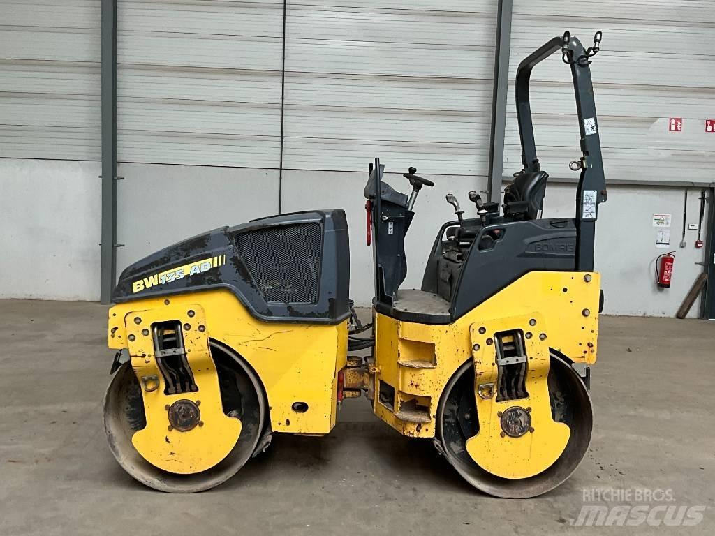 Bomag BW 135 AD-5 مداحل ثنائية الاسطوانة