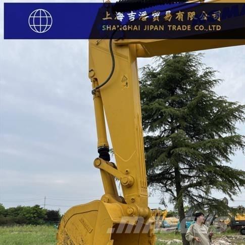 Komatsu PC 450 حفارات زحافة