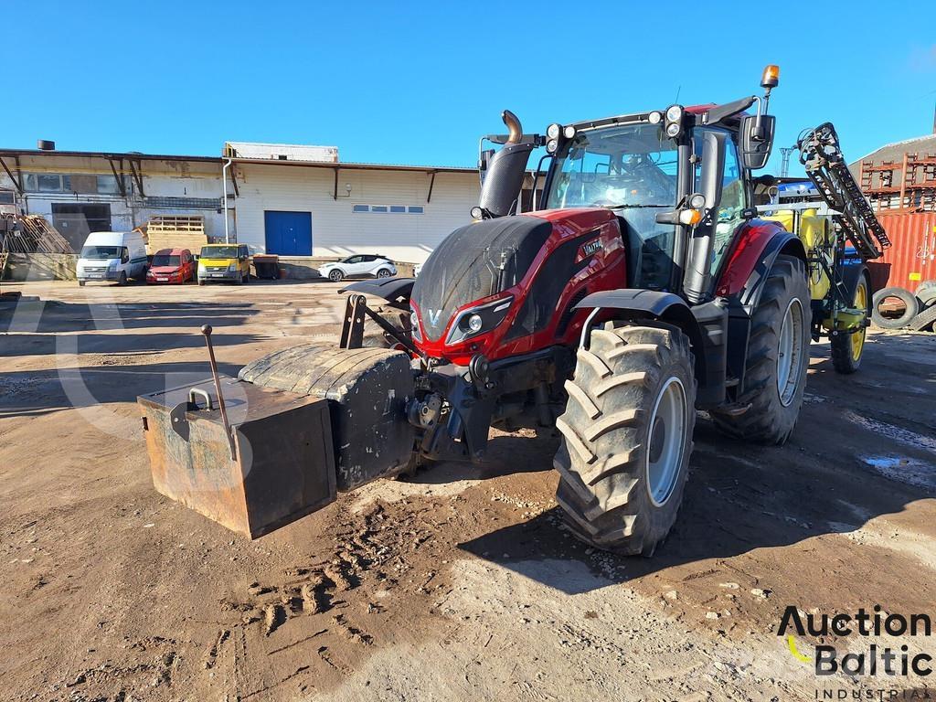 Valtra T 194 A الجرارات