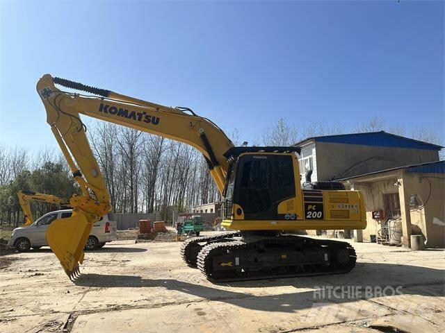 Komatsu PC200-8 حفارات زحافة