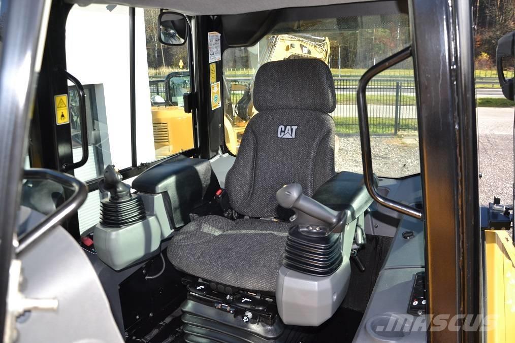 CAT CAT D6K2 LGP بلدوزرات مجنزرة