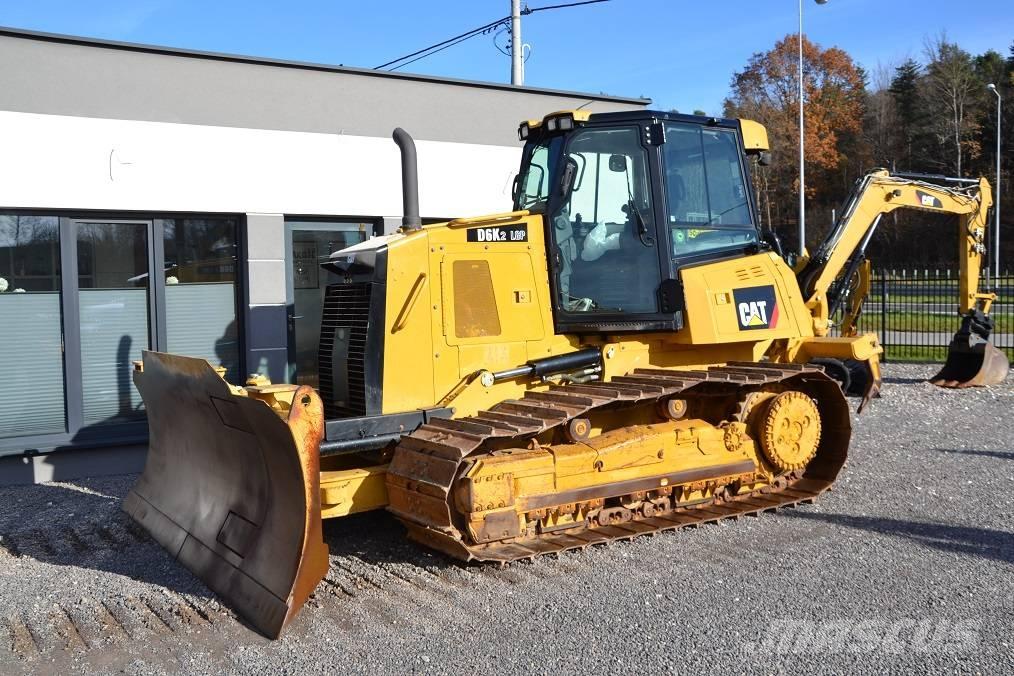 CAT CAT D6K2 LGP بلدوزرات مجنزرة