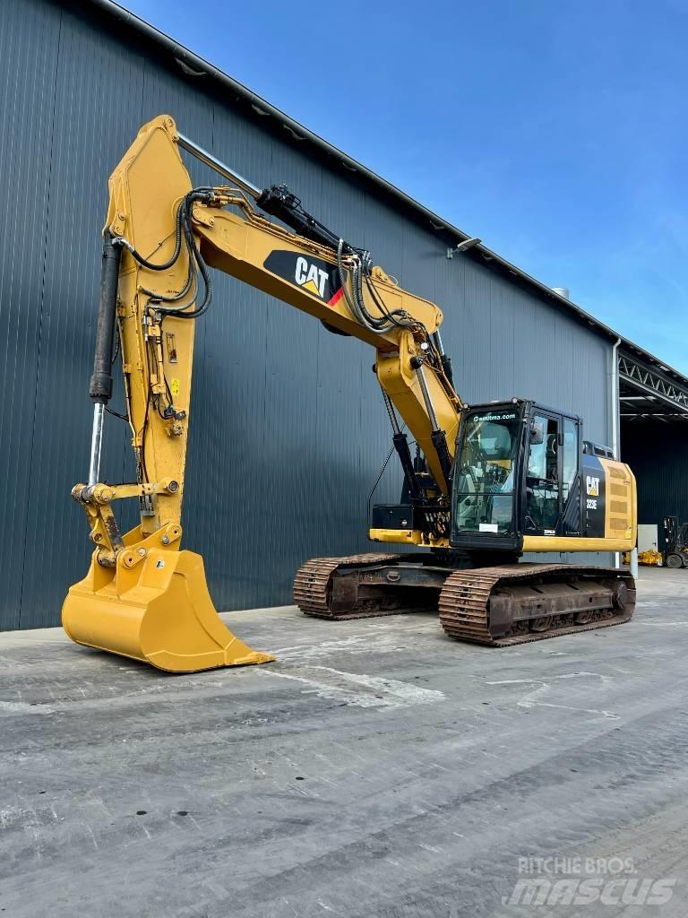 CAT 323EL VA حفارات زحافة