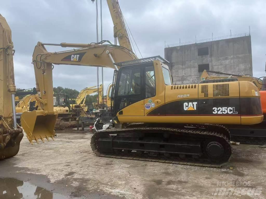 CAT 325C حفارات زحافة