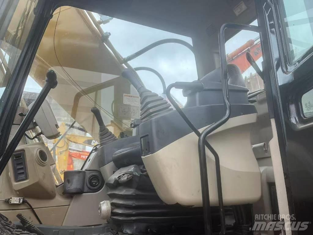 CAT 325C حفارات زحافة