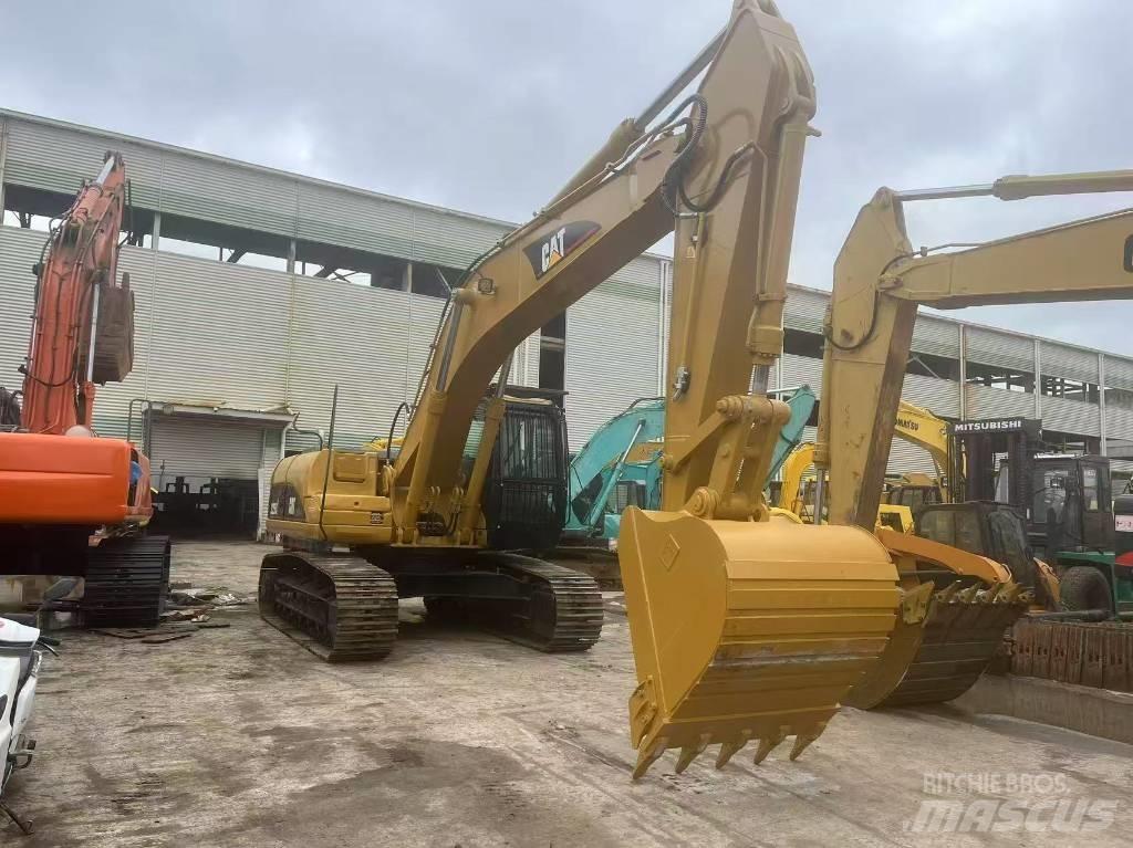 CAT 325C حفارات زحافة